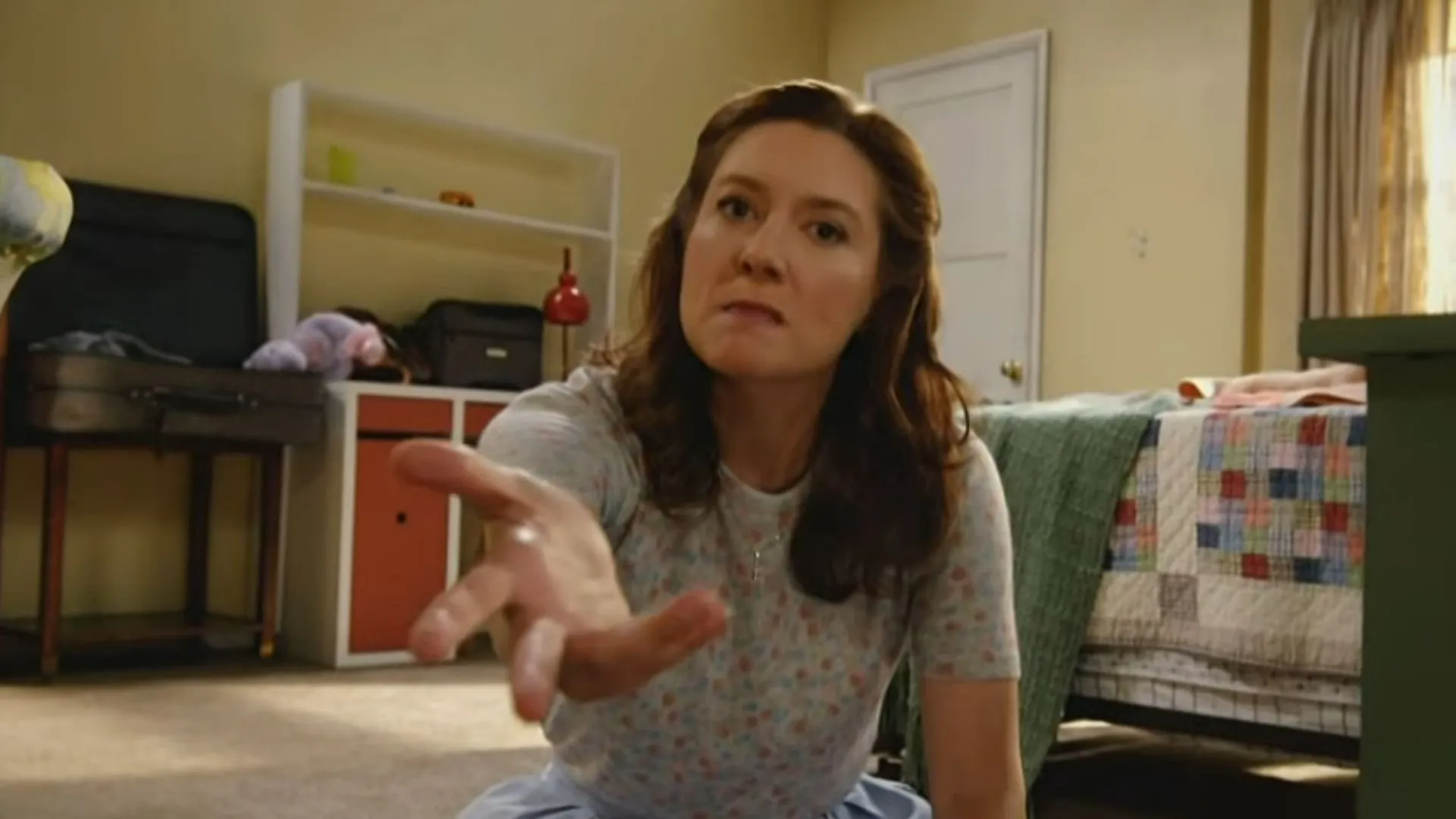 Первый брак Джорджи и Мэнди 2 сезон серия 8 «Кусаки, шлепки и куча янки-психологической болтовни»